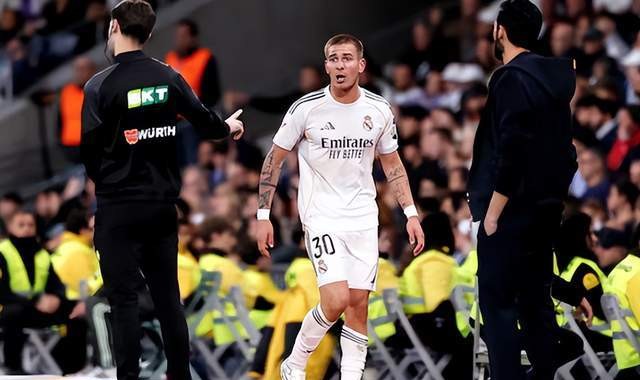 体育竞猜-6场仅出战42分钟！皇马18岁前锋又沦为替补 骂裁判禁赛2场