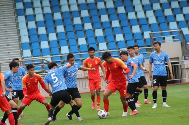 1625821487368098940.jpg gq1.jpg